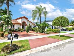 Picture of 8910 NW 153Rd Ter, Miami Lakes, FL 33018