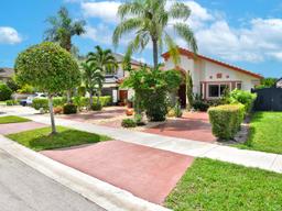 Picture of 8910 NW 153Rd Ter, Miami Lakes, FL 33018