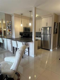 Picture of 900 SW 11Th Ave # 8C, Hallandale Beach, FL 33009