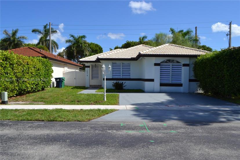 Picture of 15974 SW 71St Ter, Miami FL 33193