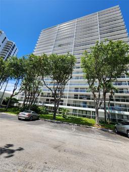 Picture of 3731 N Country Club Dr # 2127, Aventura, FL 33180