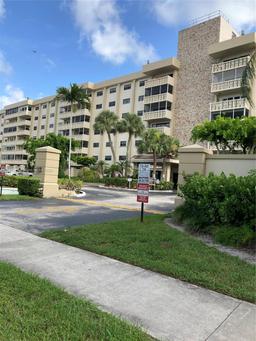 Picture of 800 NE 195Th St # 314, Miami, FL 33179