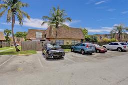 Picture of 6580 W 24Th Ct # 19, Hialeah, FL 33016