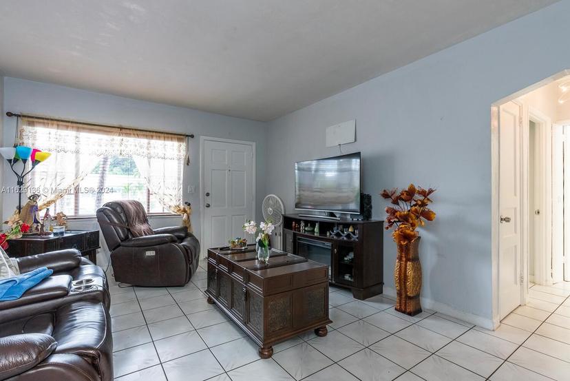 Picture of 330 E 16Th St, Hialeah FL 33010