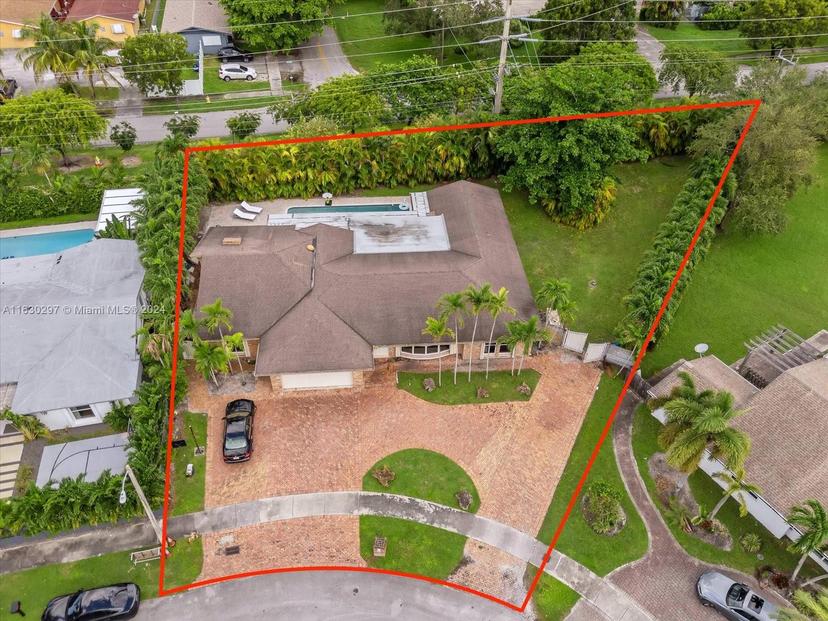 Picture of 2061 NE 214Th Ter, Miami FL 33179