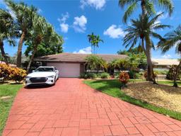 Picture of 899 NW 107Th Ln, Coral Springs, FL 33071