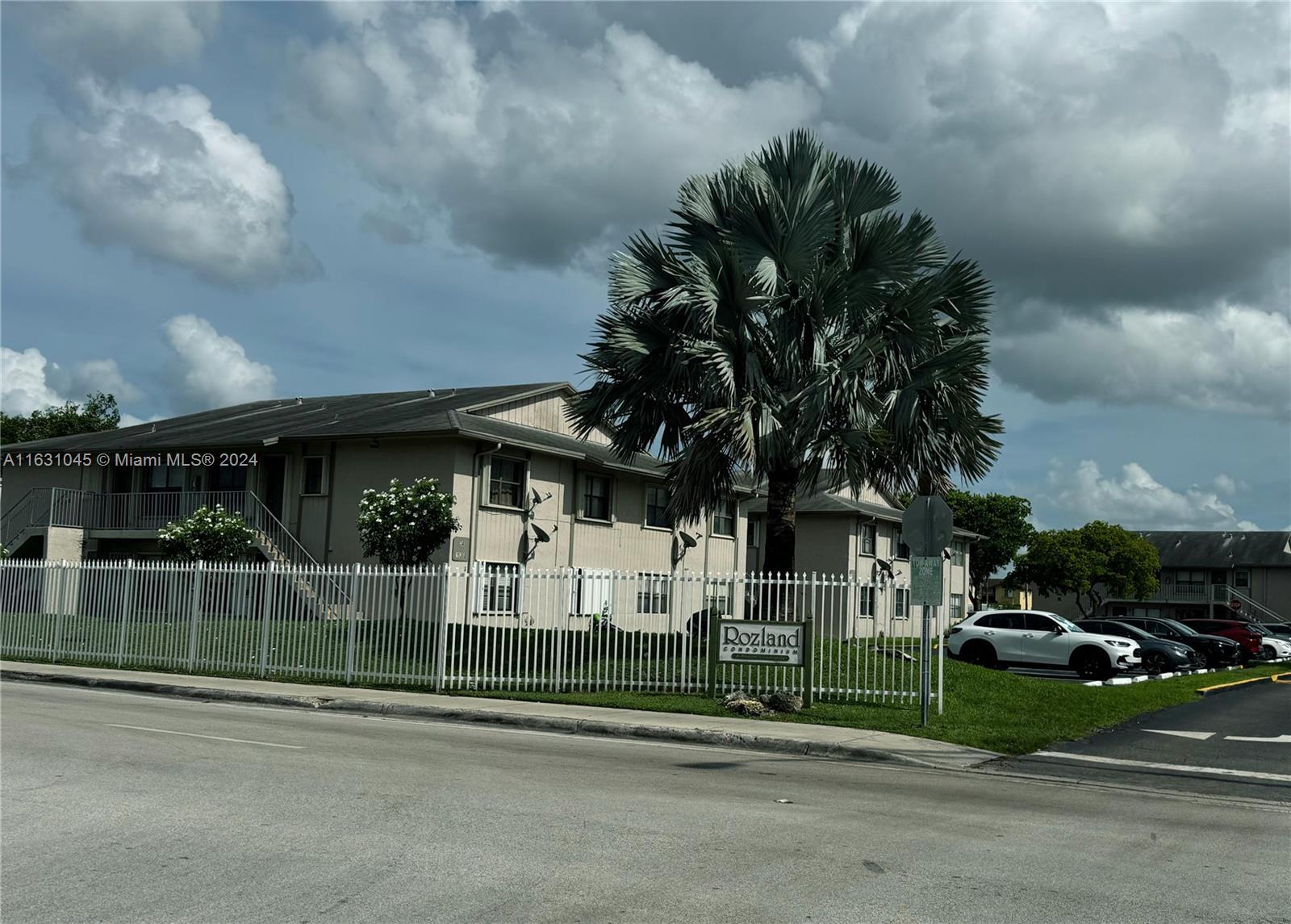 Picture of 15314 SW 72Nd St # 24, Kendall, FL 33193