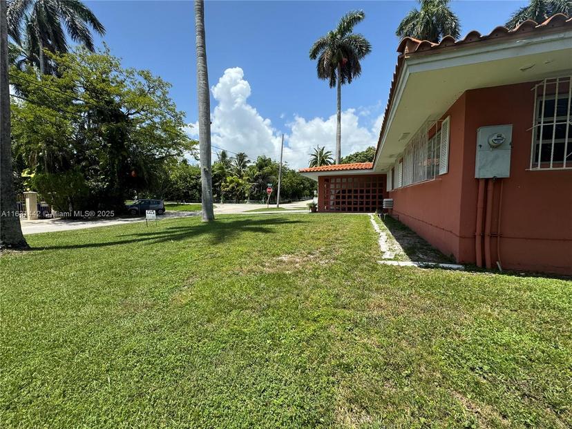 Picture of 1001 NE 84Th St, Miami FL 33138