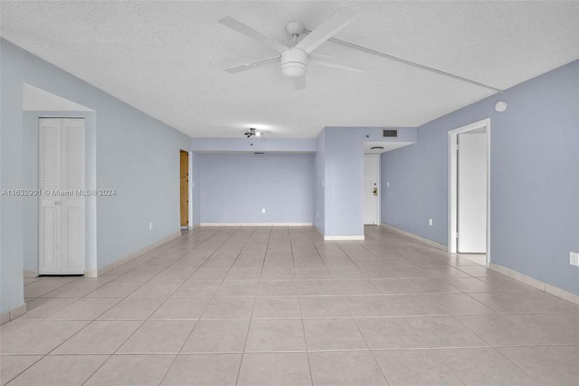 Picture of 900 Saint Charles Pl # 510, Pembroke Pines FL 33026