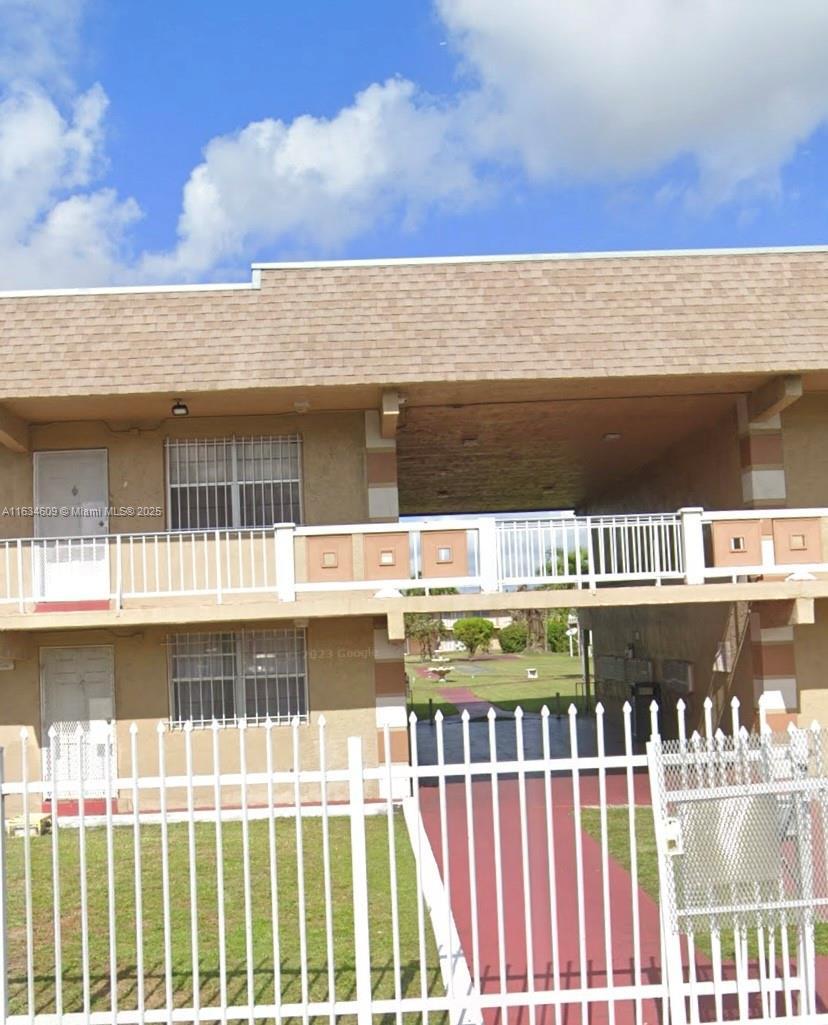 Picture of 301 NW 177Th St # 227, Miami Gardens FL 33169