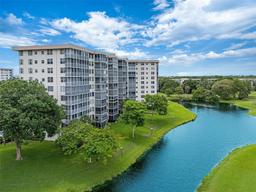 Picture of 3507 Oaks Way # 1004, Pompano Beach, FL 33069