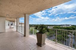 Picture of 3507 Oaks Way # 1004, Pompano Beach, FL 33069