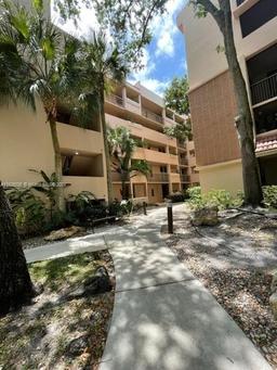 Picture of 6800 Cypress Rd # 401, Plantation, FL 33317