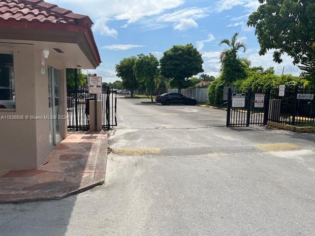 Picture of 1900 W 68Th St # G201, Hialeah, FL 33014