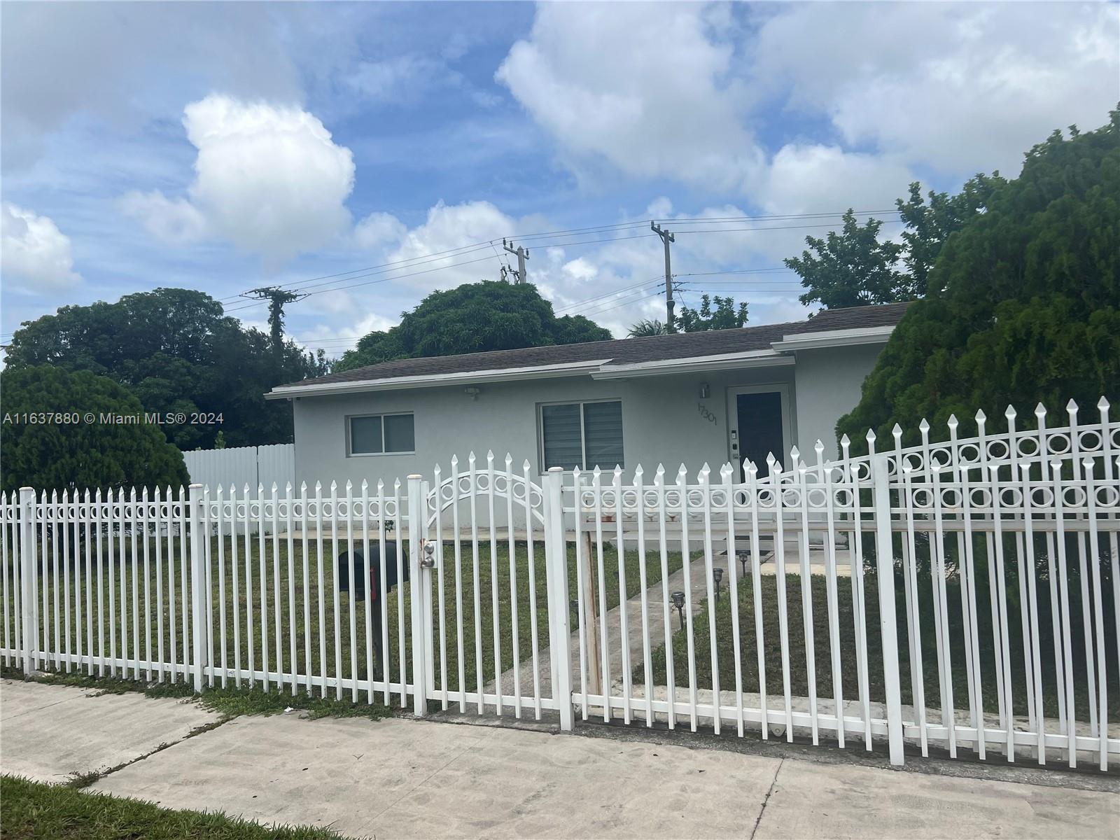 Picture of 17301 NW 27Th Ct, Miami Gardens, FL 33056