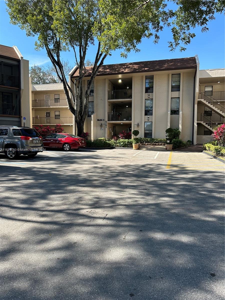 Picture of 6701 N University Dr # 202, Tamarac, FL 33321