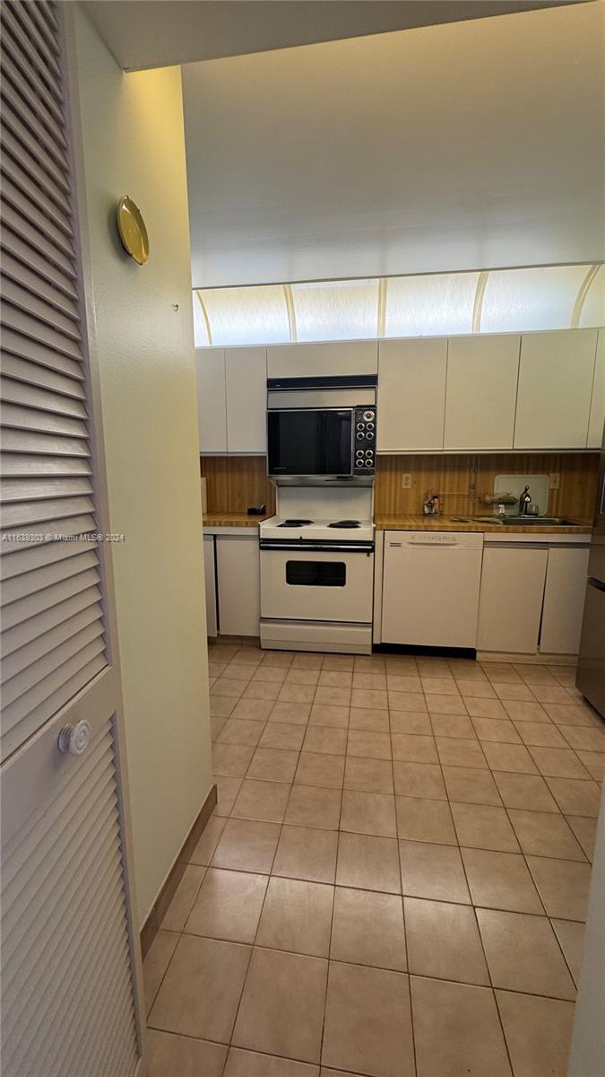 Picture of 2401 S Ocean Dr # 505, Hollywood FL 33019