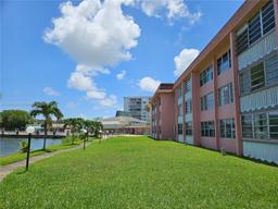 Picture of 18555 NE 14Th Ave # 713, Miami, FL 33179