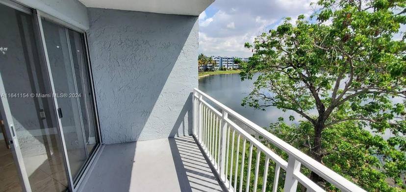 Picture of 9351 Fontainebleau Blvd # B424, Miami FL 33172