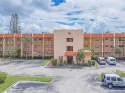 Picture of 6870 Royal Palm Blvd # 306M, Margate, FL 33063