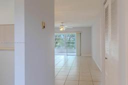 Picture of 6870 Royal Palm Blvd # 306M, Margate, FL 33063