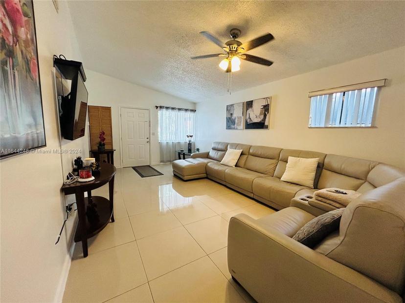 Picture of 6919 W 29Th Way, Hialeah FL 33018