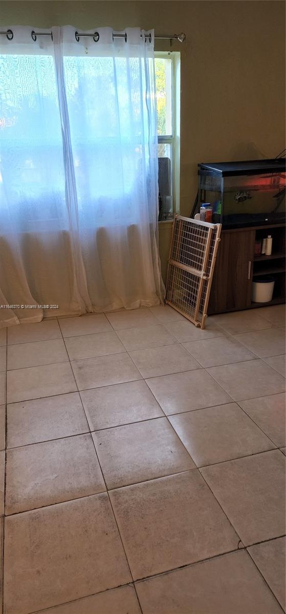 Picture of 17901 NW 68Th Ave # T203, Hialeah FL 33015