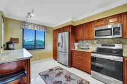 Picture of 2206 S Cypress Bend Dr # 408, Pompano Beach, FL 33069