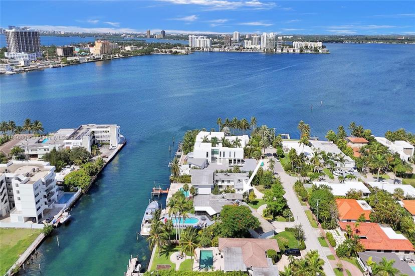 Picture of 1020 S Shore Dr, Miami Beach FL 33141