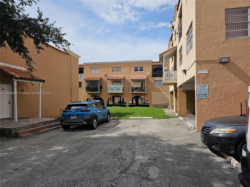 Picture of 1305 W 53Rd St # 429, Hialeah FL 33012