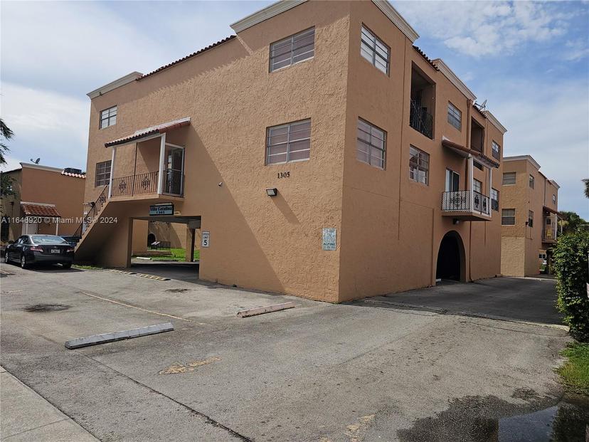 Picture of 1305 W 53Rd St # 429, Hialeah FL 33012