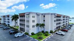 Picture of 1516 S Lakeside Dr # 411, Lake Worth, FL 33460