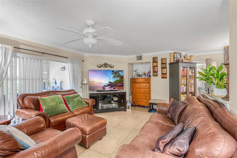 Picture of 2433 Centergate Dr # 102, Miramar FL 33025