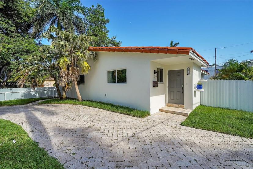 Picture of 1070 Tyler St, Hollywood FL 33019