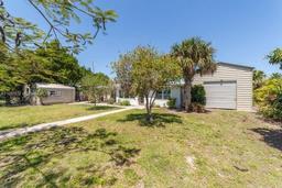 Picture of 1014 E Anchor Ln, Moore Haven, FL 33471