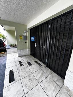 Picture of 1480 W 46Th St # 325, Hialeah, FL 33012