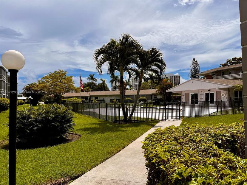 Picture of 700 Layne Blvd # 212, Hallandale Beach FL 33009