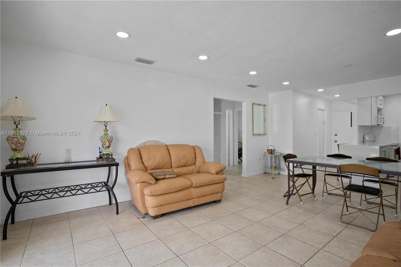 Picture of 16900 NE 14Th Ave # 301, North Miami Beach FL 33162