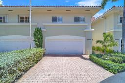 Picture of 3006 NE Quayside Ln # 23, Miami, FL 33138