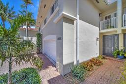 Picture of 3006 NE Quayside Ln # 23, Miami, FL 33138