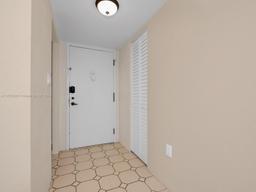 Picture of 1400 Saint Charles Pl # 420, Pembroke Pines, FL 33026