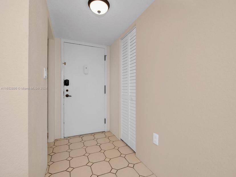 Picture of 1400 Saint Charles Pl # 420, Pembroke Pines FL 33026