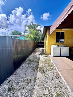 Picture of 1625 NW 85Th St, Miami, FL 33147