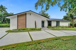 Picture of 470 Petersburg Ter, Plantation, FL 33325