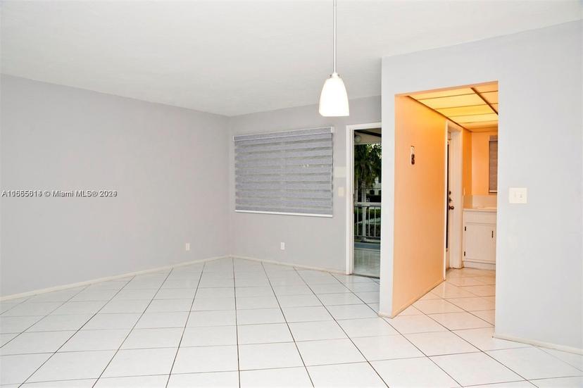 Picture of 300 Layne Blvd # 215, Hallandale Beach FL 33009