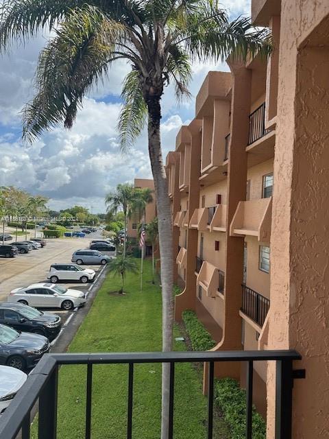 Picture of 3048 E Sunrise Lakes Dr # 314, Sunrise, FL 33322