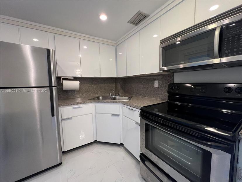 Picture of 1776 James Ave # 4C, Miami Beach FL 33139