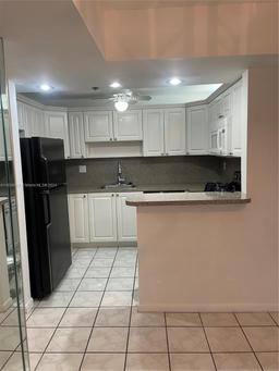 Picture of 3100 W Rolling Hills Cir # 108, Davie, FL 33328