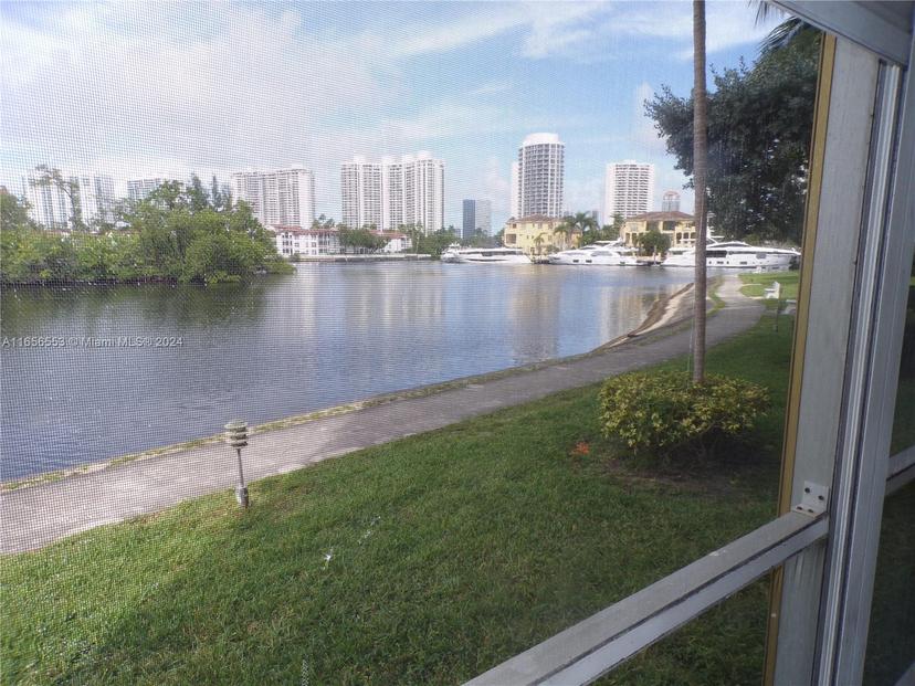 Picture of 3030 Marcos Dr # T101, Aventura FL 33160