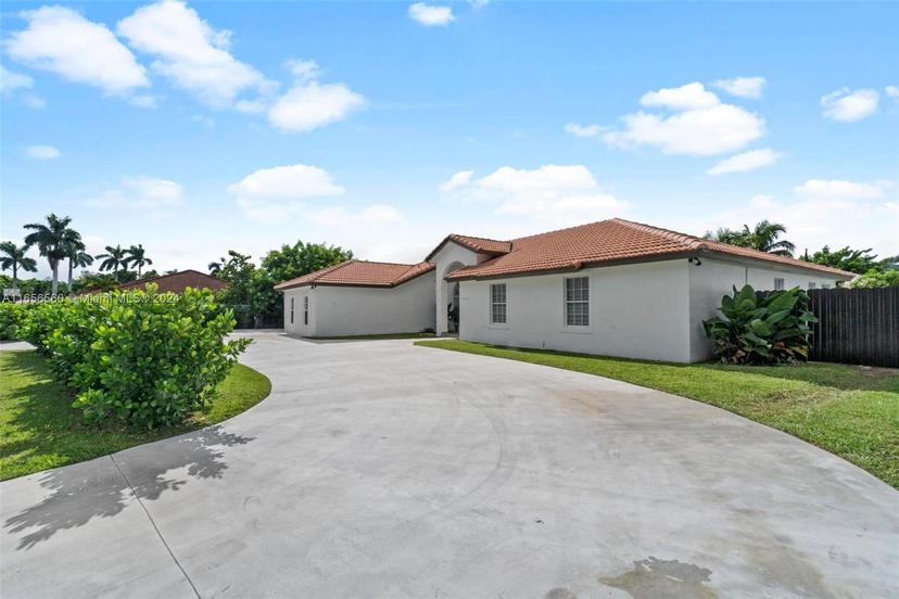 Picture of 15862 SW 286Th St, Homestead FL 33033